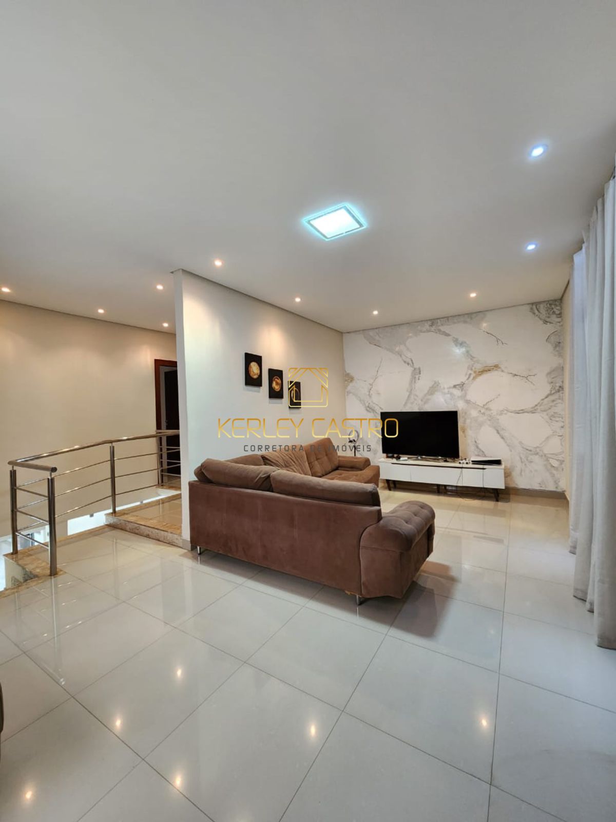 VENDO ÓTIMA CASA NO BAIRRO IPORANGA